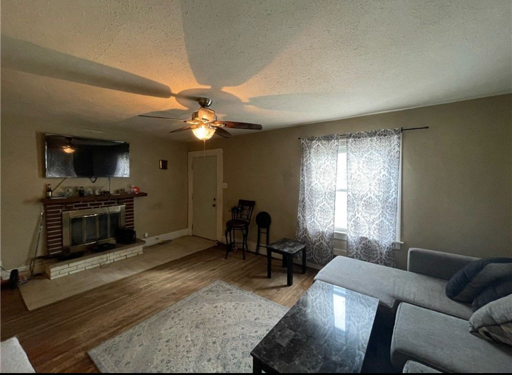 1434 E Clay Decatur , IL